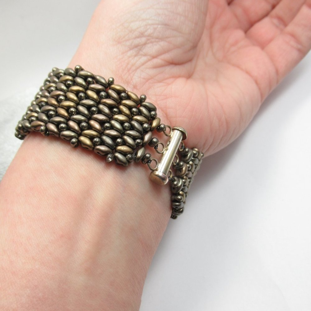 Woven matte metallic bracelet - Picture 10 of 12